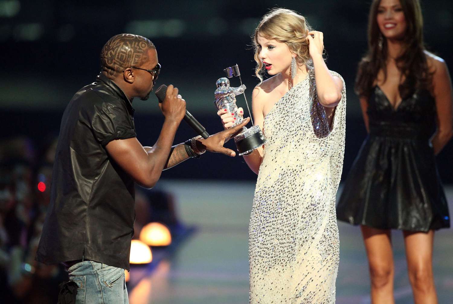 Foto Kanye West dan Taylor Swift